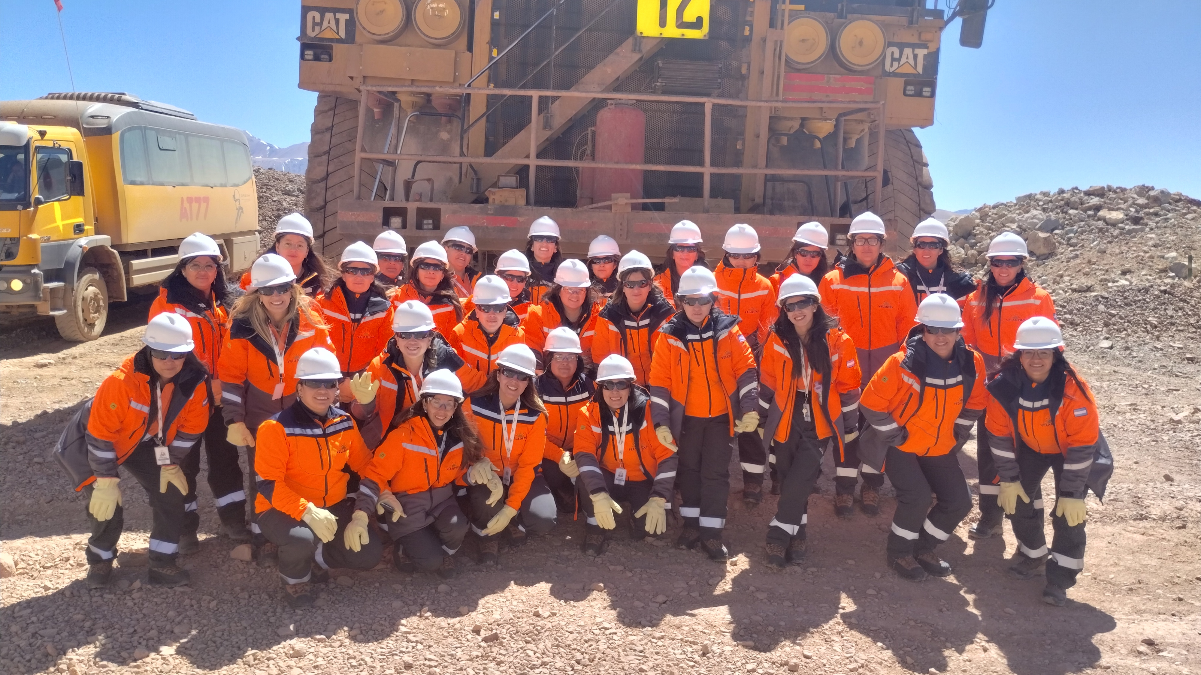 Se sumaron 30 mujeres a Veladero para un entrenamiento en camiones fuera de ruta y la mina alcanzó el 15% de empleo femenino 